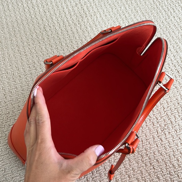 Louis Vuitton Alma GM in orange Epi Leather - Picture 7 of 11